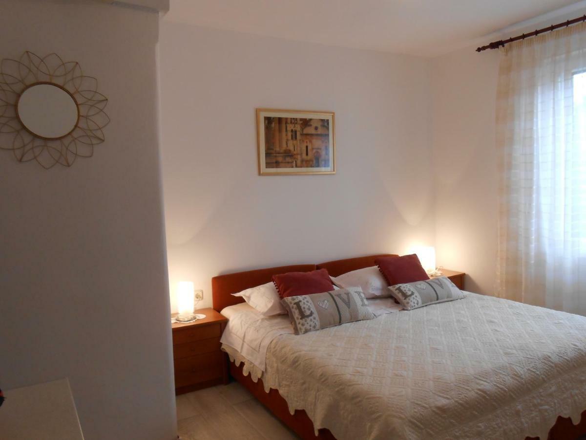 Guesthouse Wish Стари Град Екстериор снимка